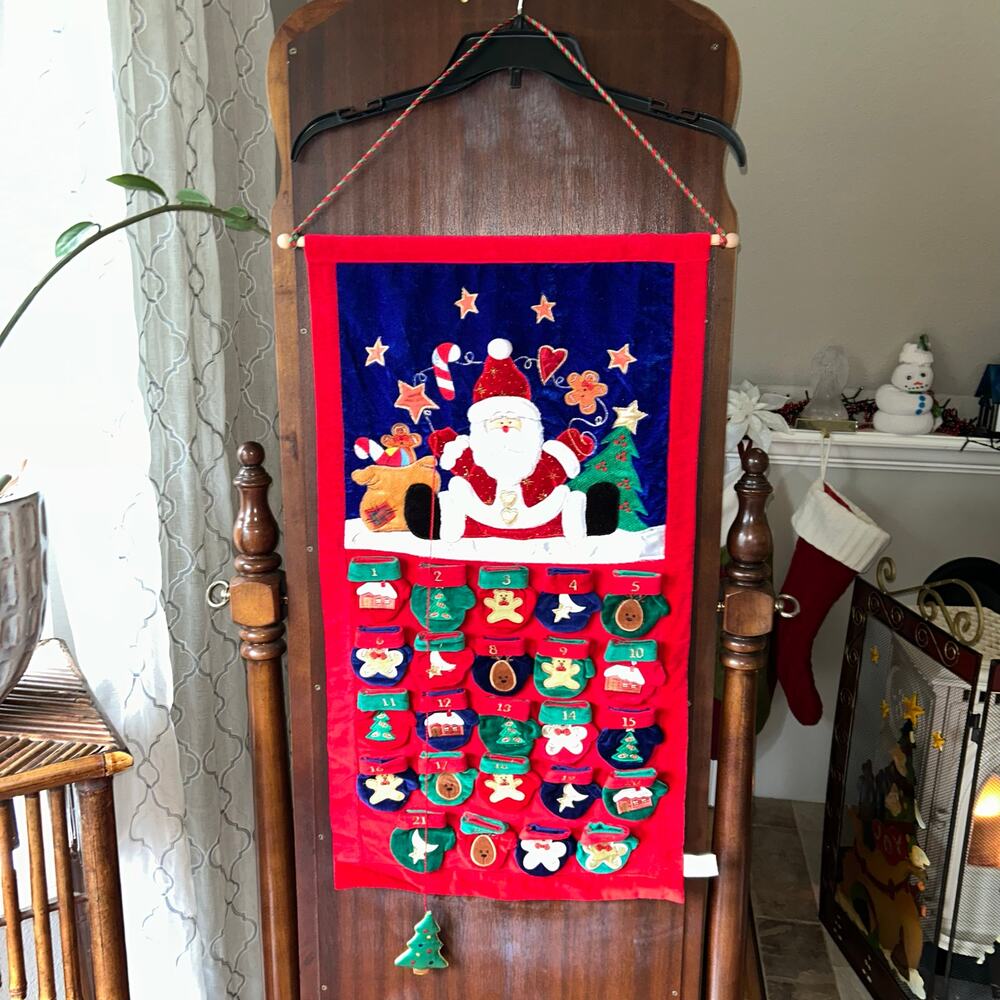 2001 Christmas Prima Creations Advent Calendar Mittens Santa 29 x 16 Velour